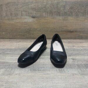Clarks Juliet Monte Shiny Cap Toe Low Heel Shoe Women's Size 7